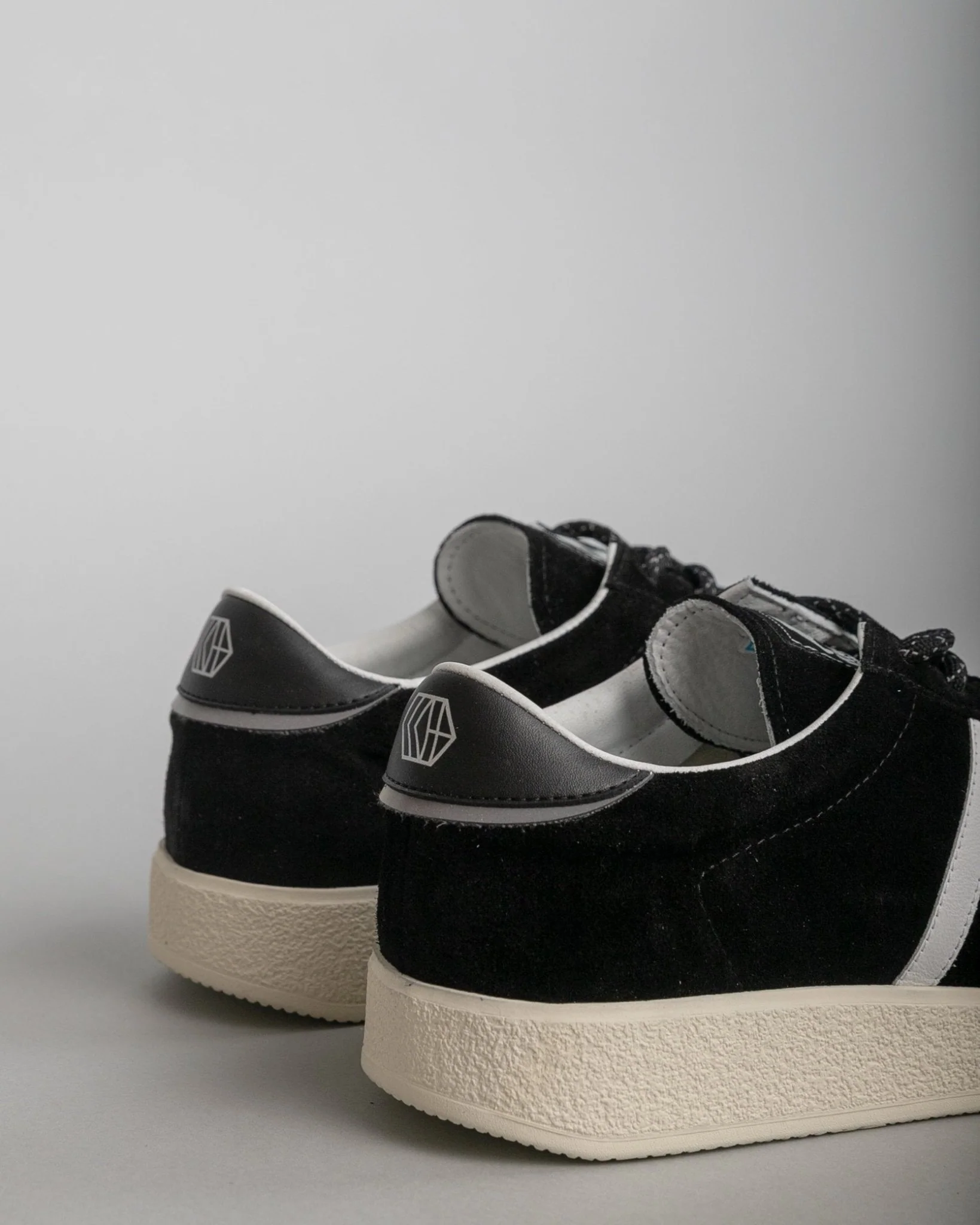 LIKELIHOOD x Trampas Nero/White - Image 3